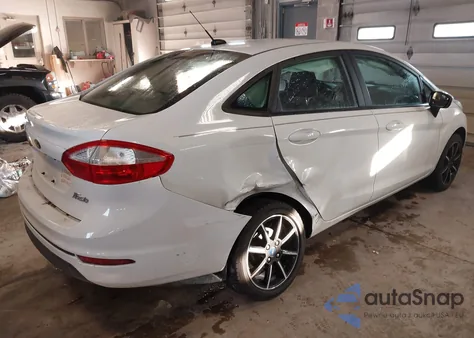 2018 Ford Fiesta Se z USA, uszkodzony, nr VIN 3FADP4BJ8JM126850
